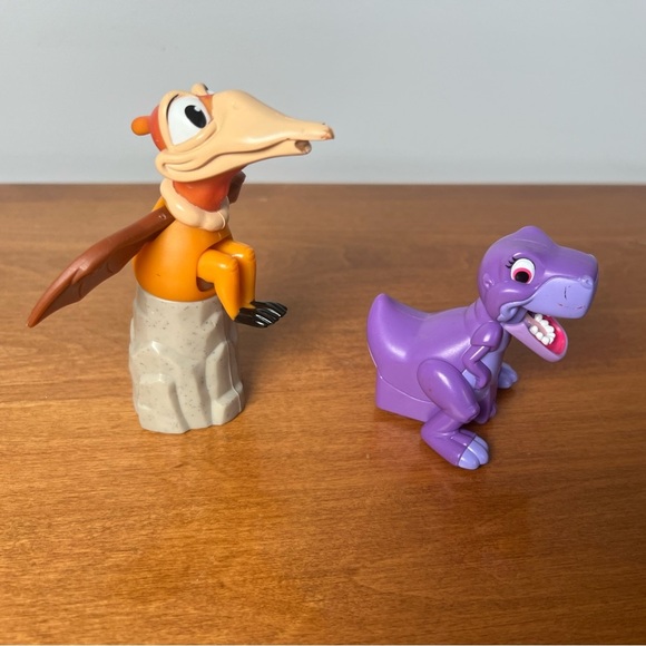 Vintage 1997 Land Before Time Burger King Kid's Meal Toys Set Chomper & Petrie - Picture 1 of 6